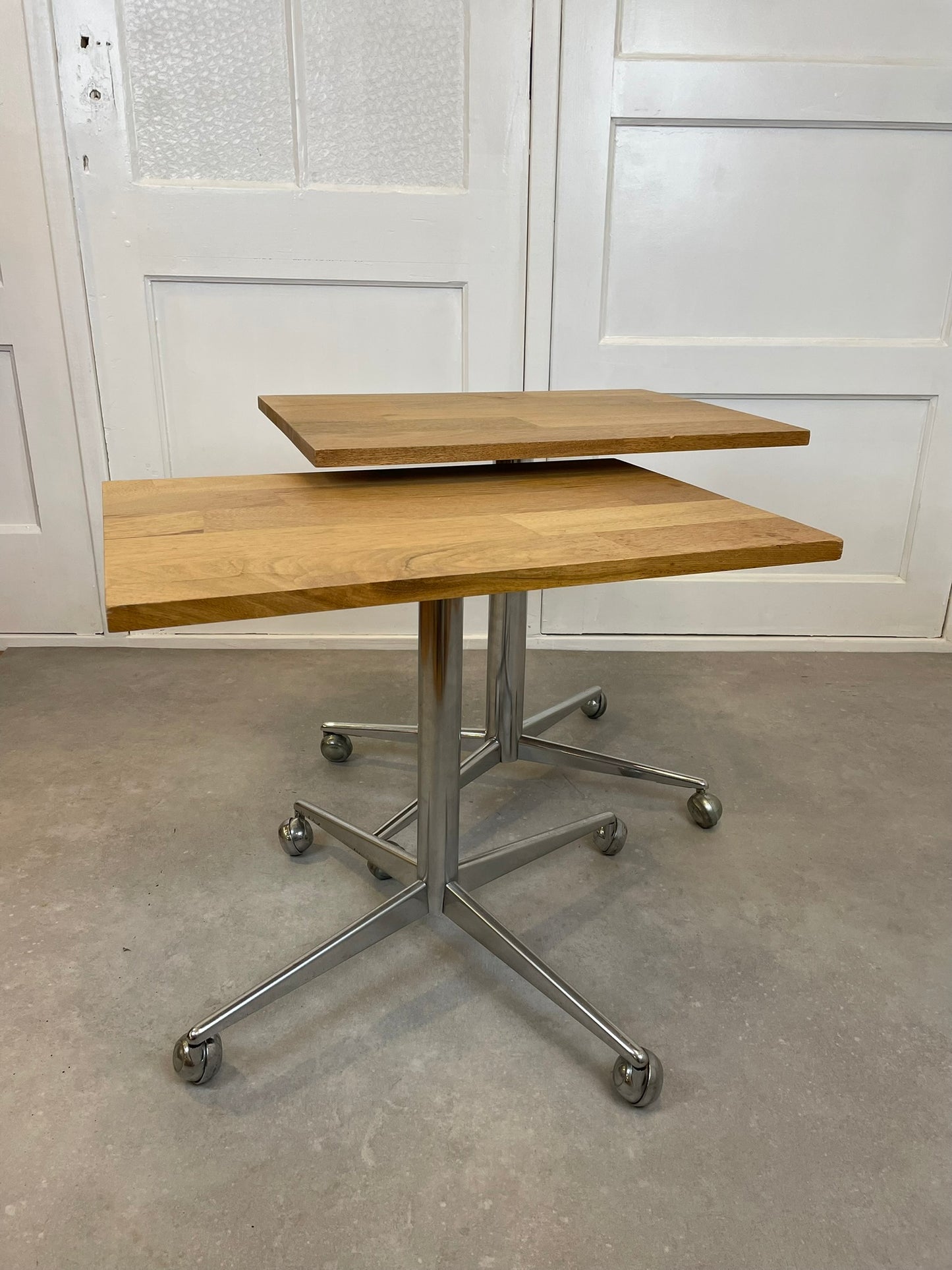 Verrijdbare Bijzettafels met Eiken Blad (Set van 2)