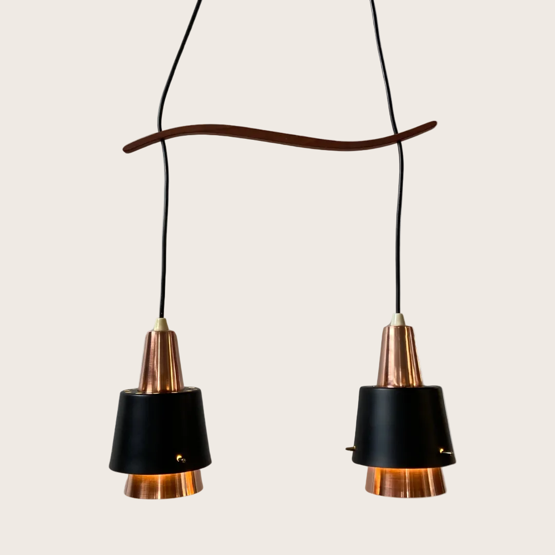 Deense Dubbele Hanglamp in Teakhout en Messing – Bent Karlby