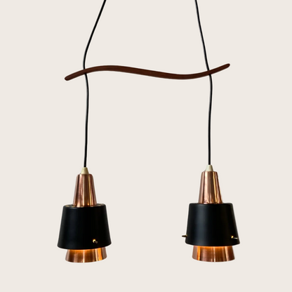 Deense Dubbele Hanglamp in Teakhout en Messing – Bent Karlby