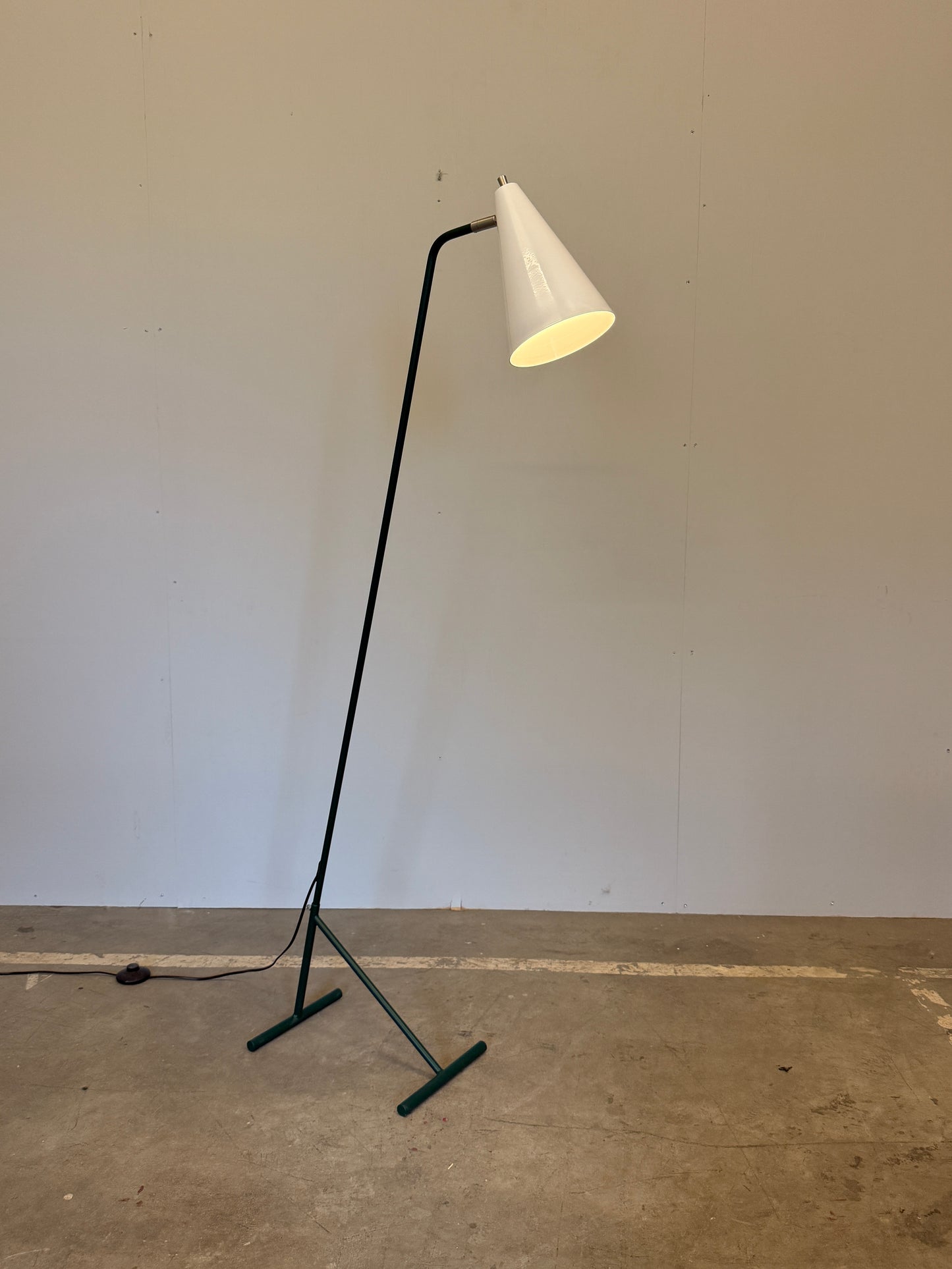 ANVIA 1601 The Merchant vloerlamp, mosgroen en wit
