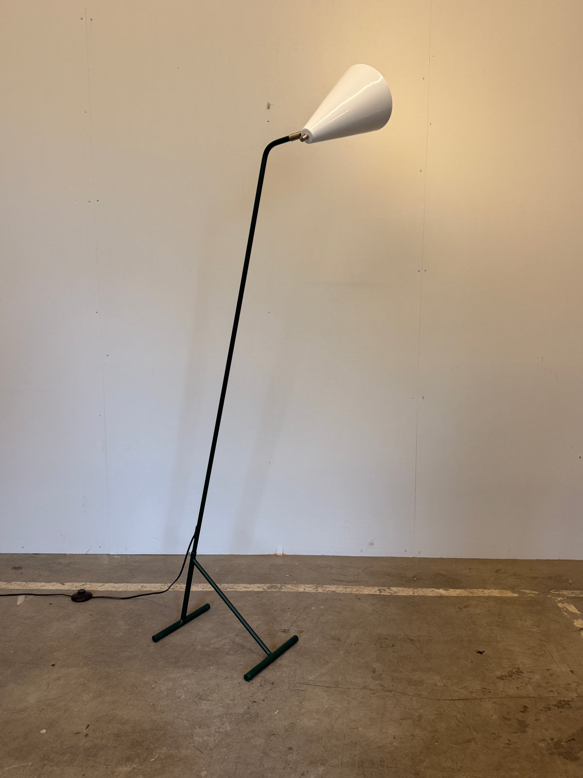 ANVIA 1601 The Merchant vloerlamp, mosgroen en wit