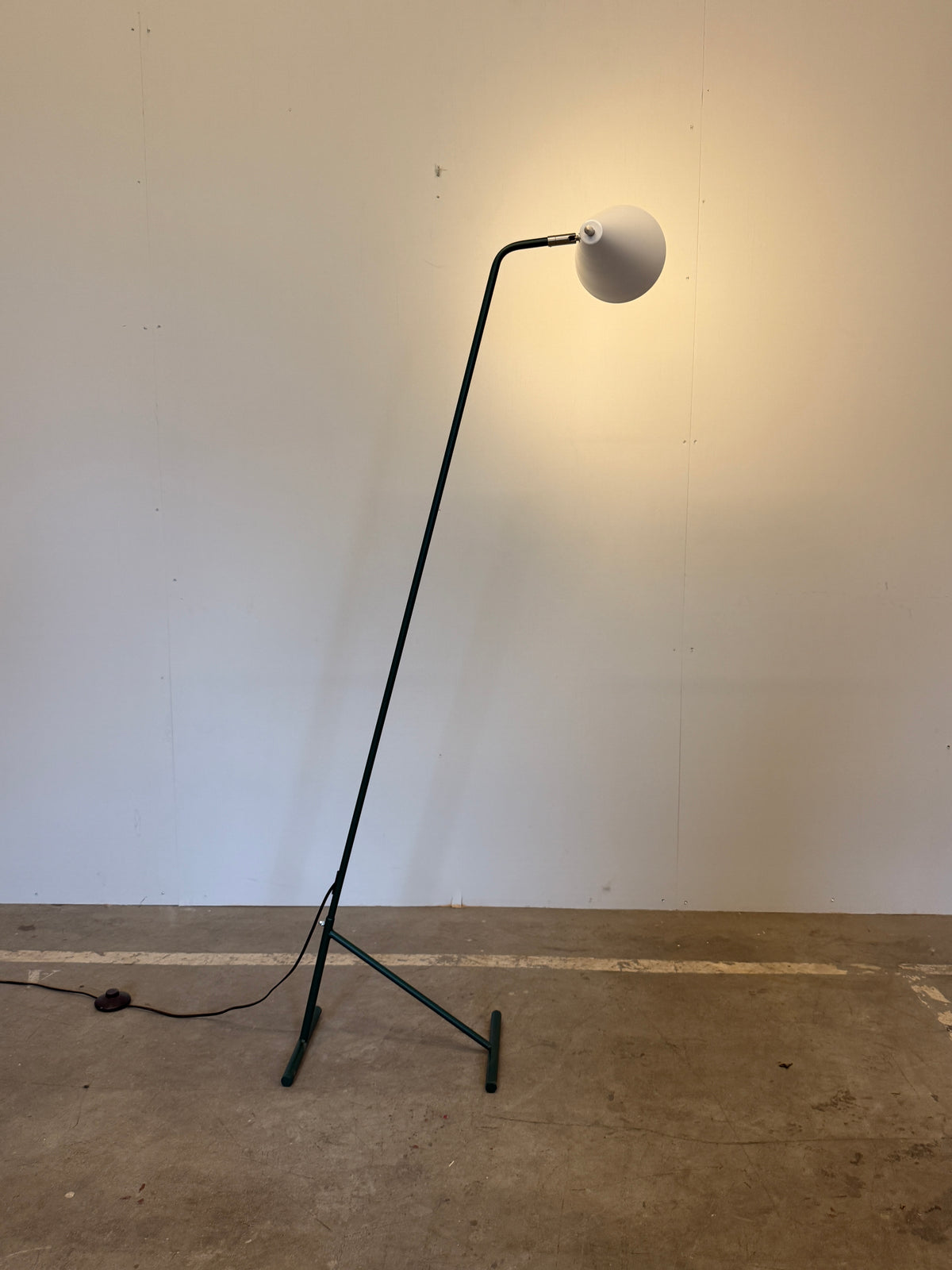 ANVIA 1601 The Merchant vloerlamp, mosgroen en wit