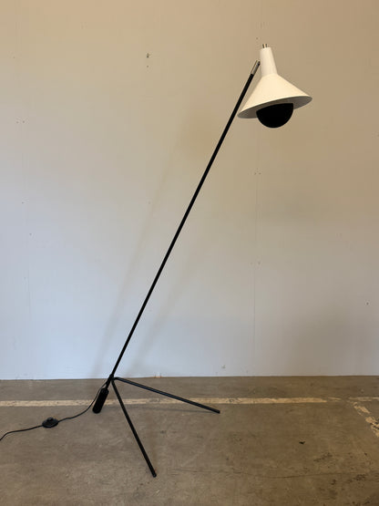 ANVIA 1502 Grasshopper vloerlamp van J.J.M. Hoogervorst