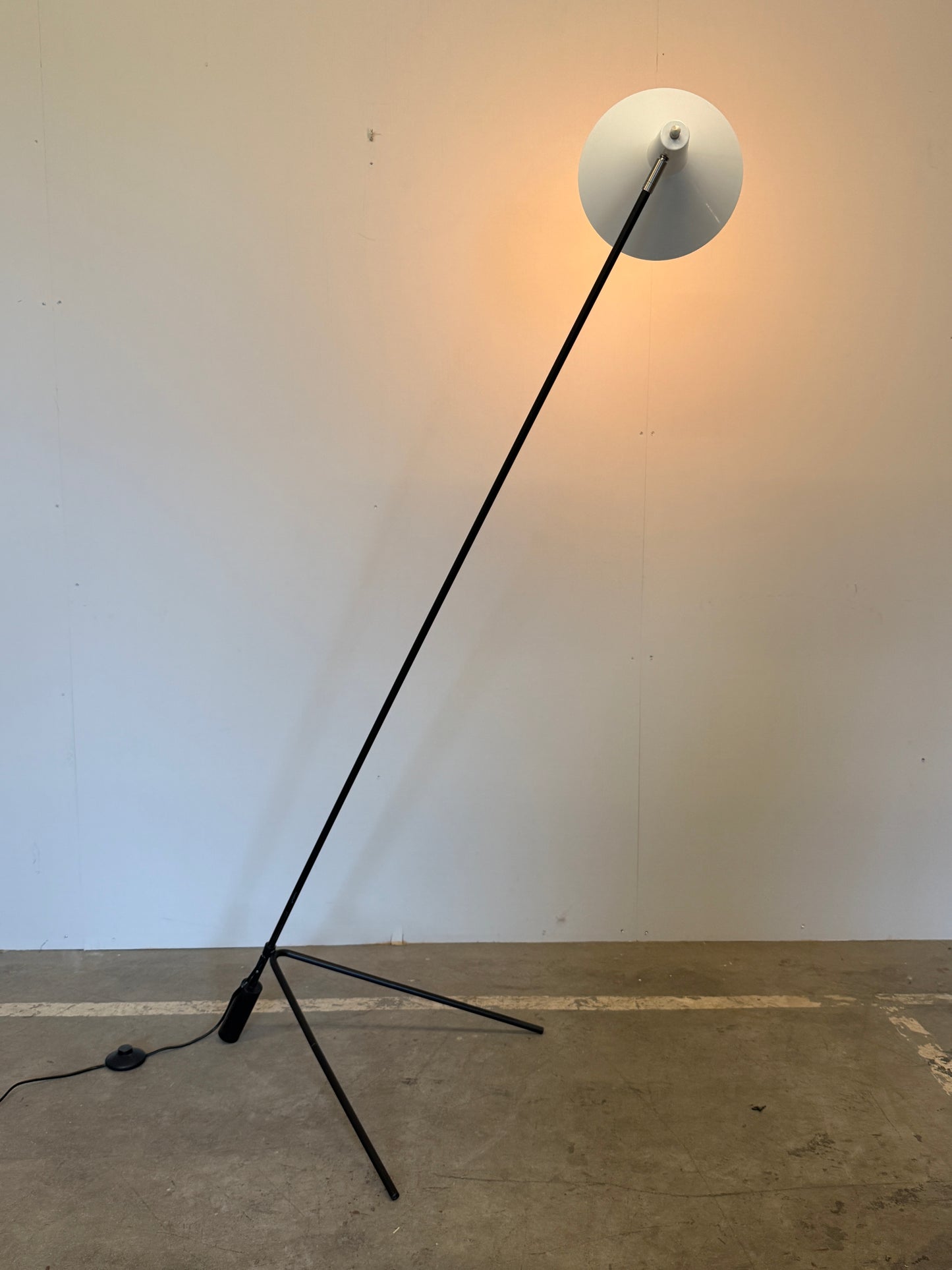 ANVIA 1502 Grasshopper vloerlamp van J.J.M. Hoogervorst
