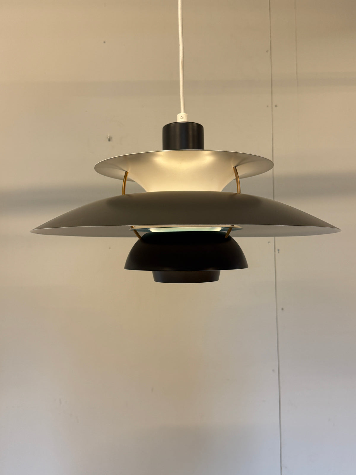 Louis Poulsen PH5 - Poul Henningsen - Donkergrijs, turquoise, wit