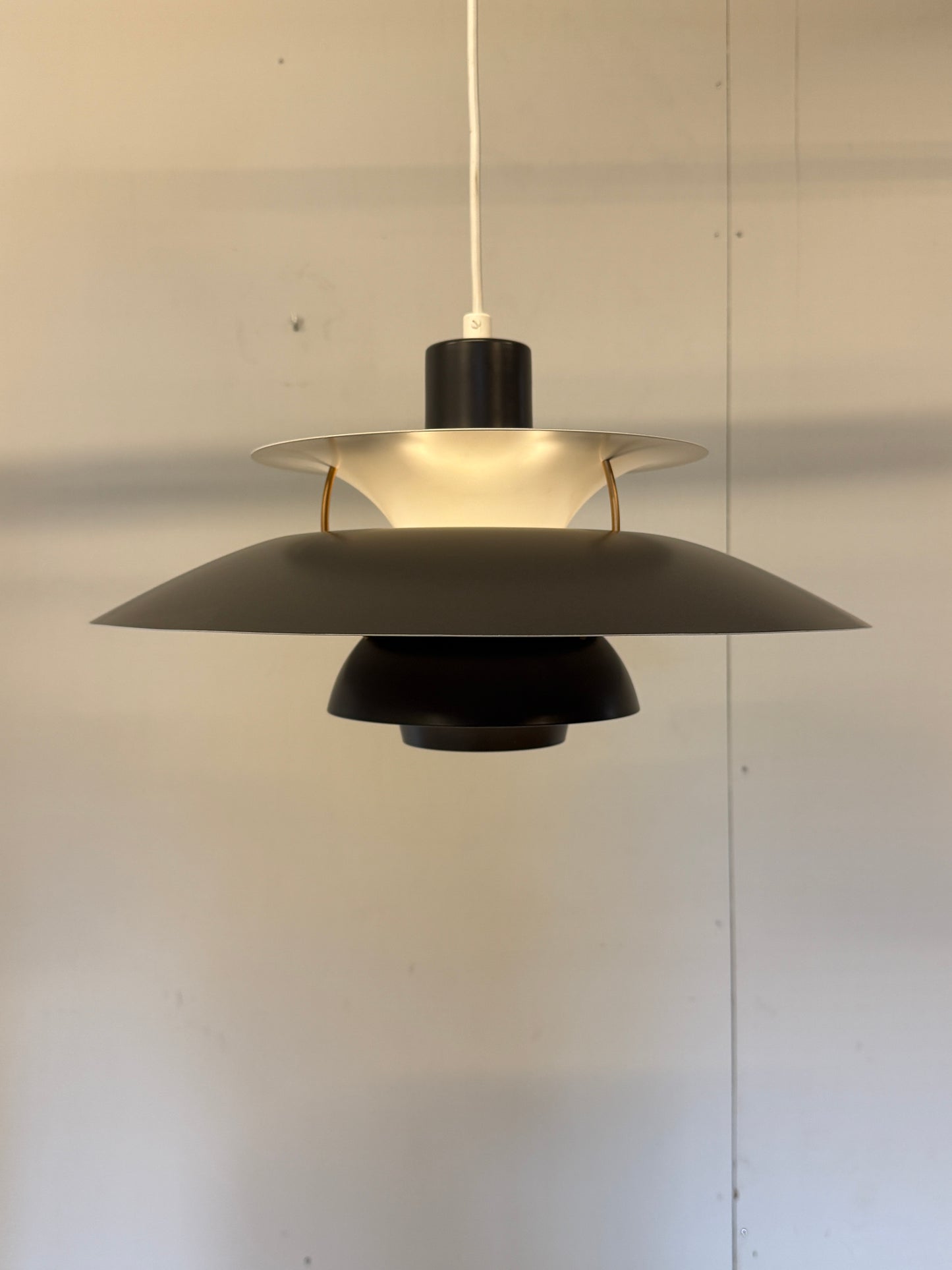 Louis Poulsen PH5 - Poul Henningsen - Donkergrijs, turquoise, wit