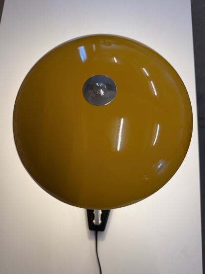 Hala Zeist model 145 tafellamp – okergeel