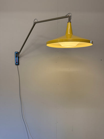 Gispen 4050 Panama wandlamp – Wim Rietveld, 1956 – geel