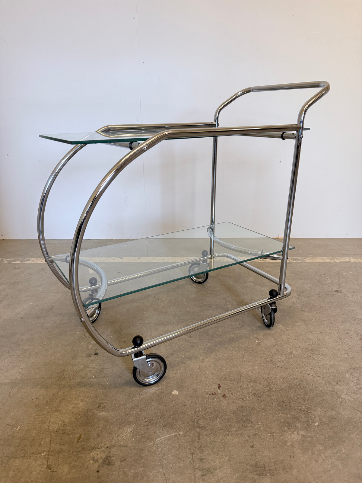 Vintage serveerwagen in Art Deco stijl – chroom en glas