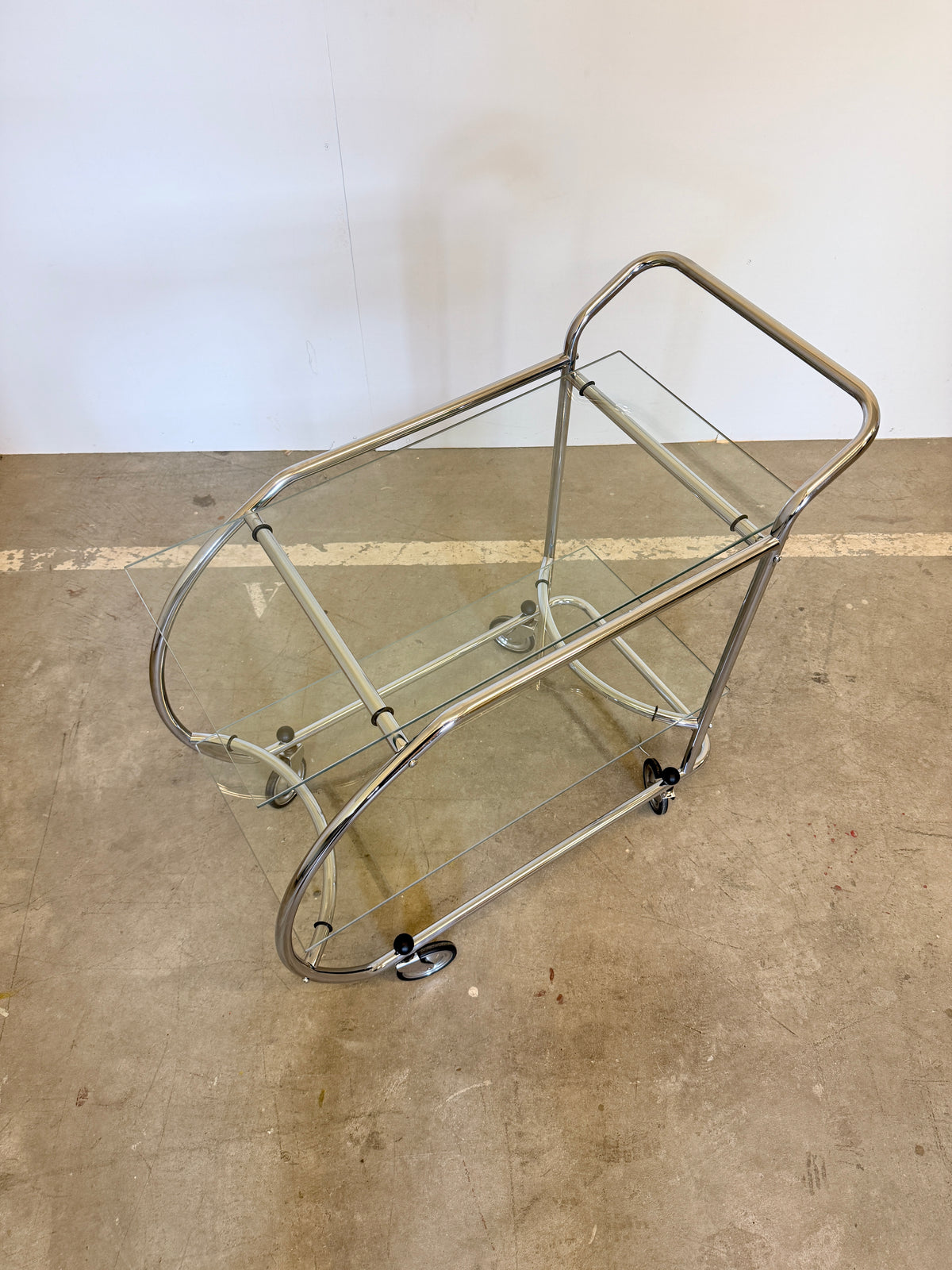 Vintage serveerwagen in Art Deco stijl – chroom en glas