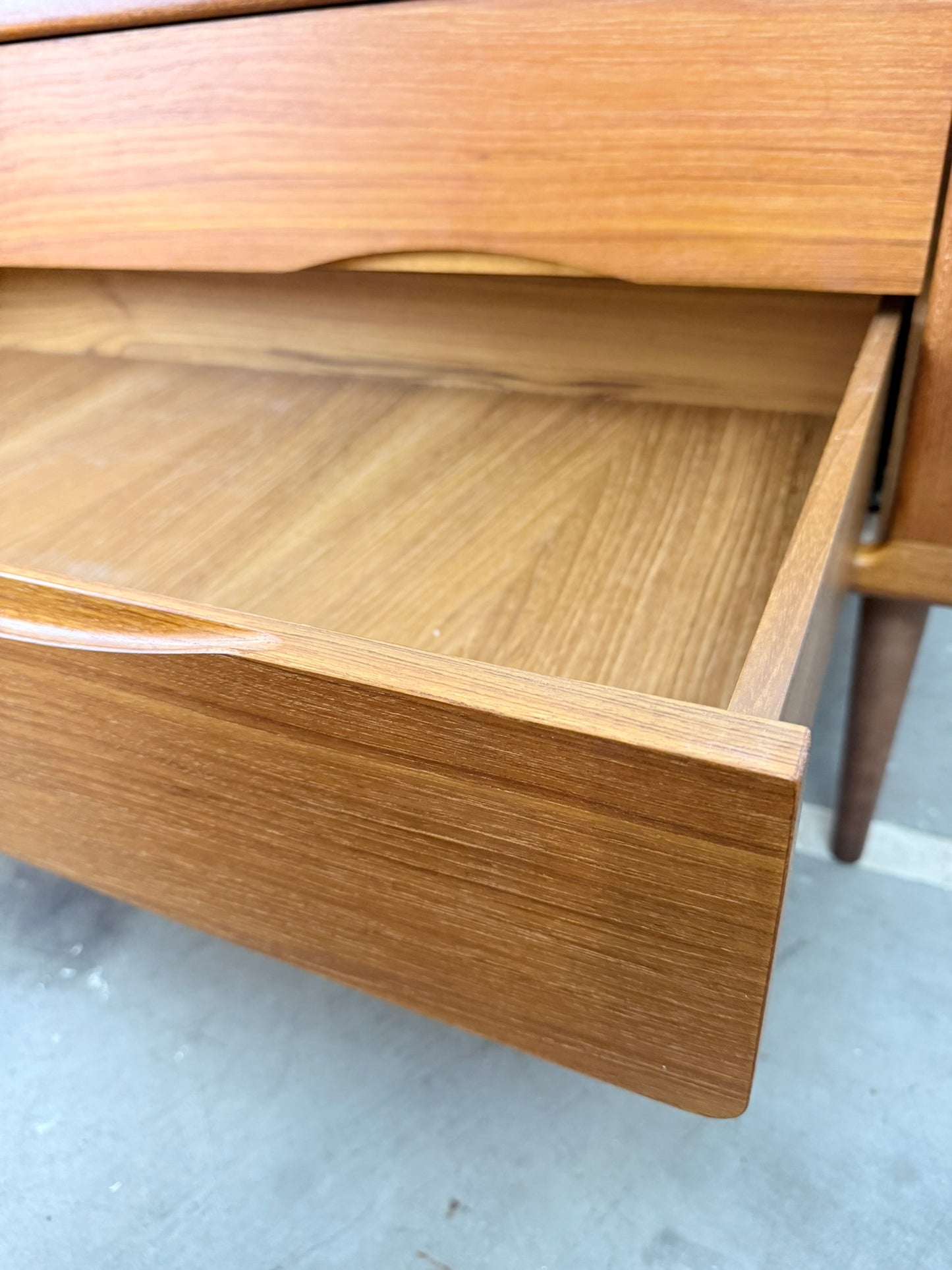 Dyrlund Sjaelsmark teak dressoir, Denemarken - jaren 60