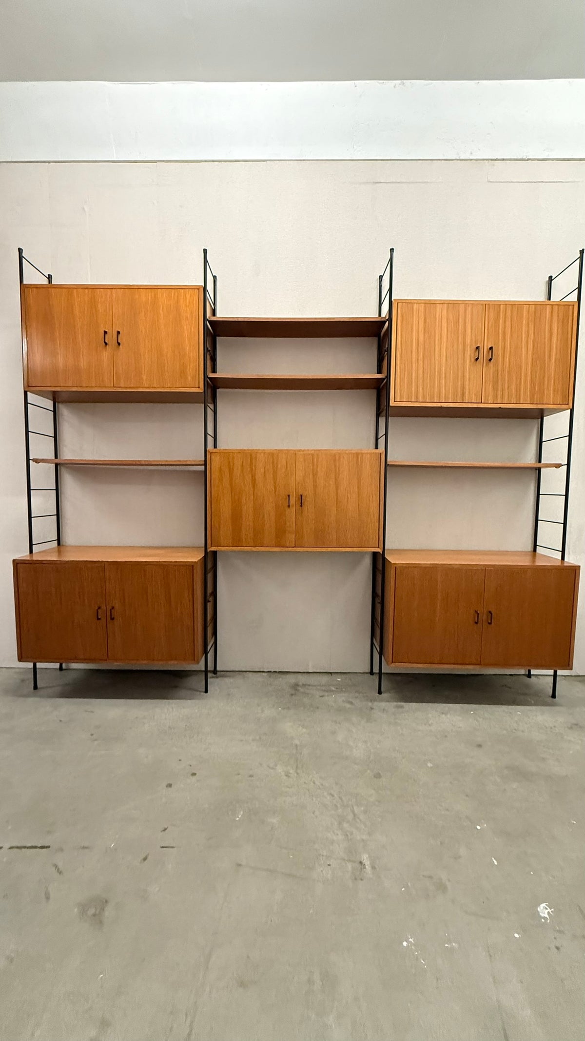 Vintage modulair wandmeubel in stijl van Nisse Strinning – 245 cm