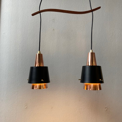 Deense Dubbele Hanglamp in Teakhout en Messing – Bent Karlby